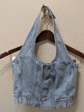 American eagle Blue Denim Front Button Cropped Halter Vest. Size Small